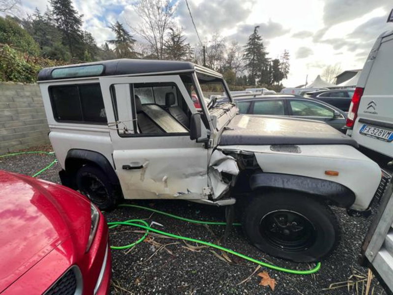 Land Rover Defender usata a Lucca (6)