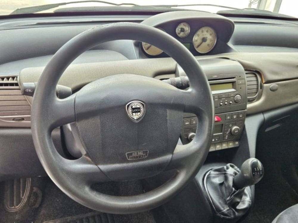 Lancia Ypsilon usata a Napoli (4)