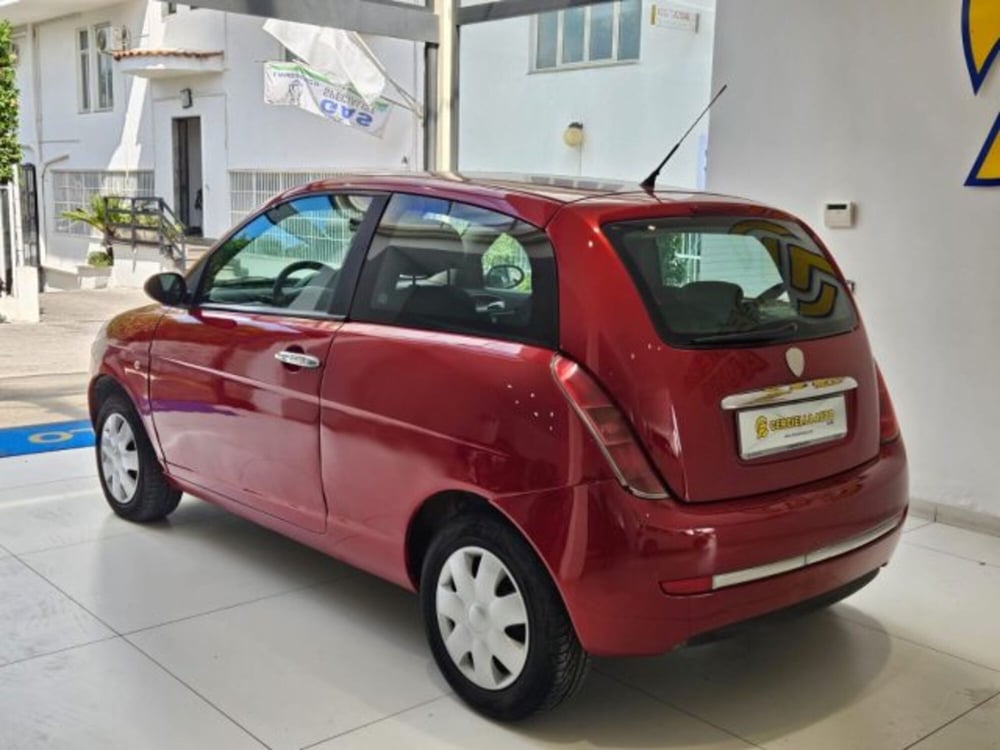 Lancia Ypsilon usata a Napoli (5)