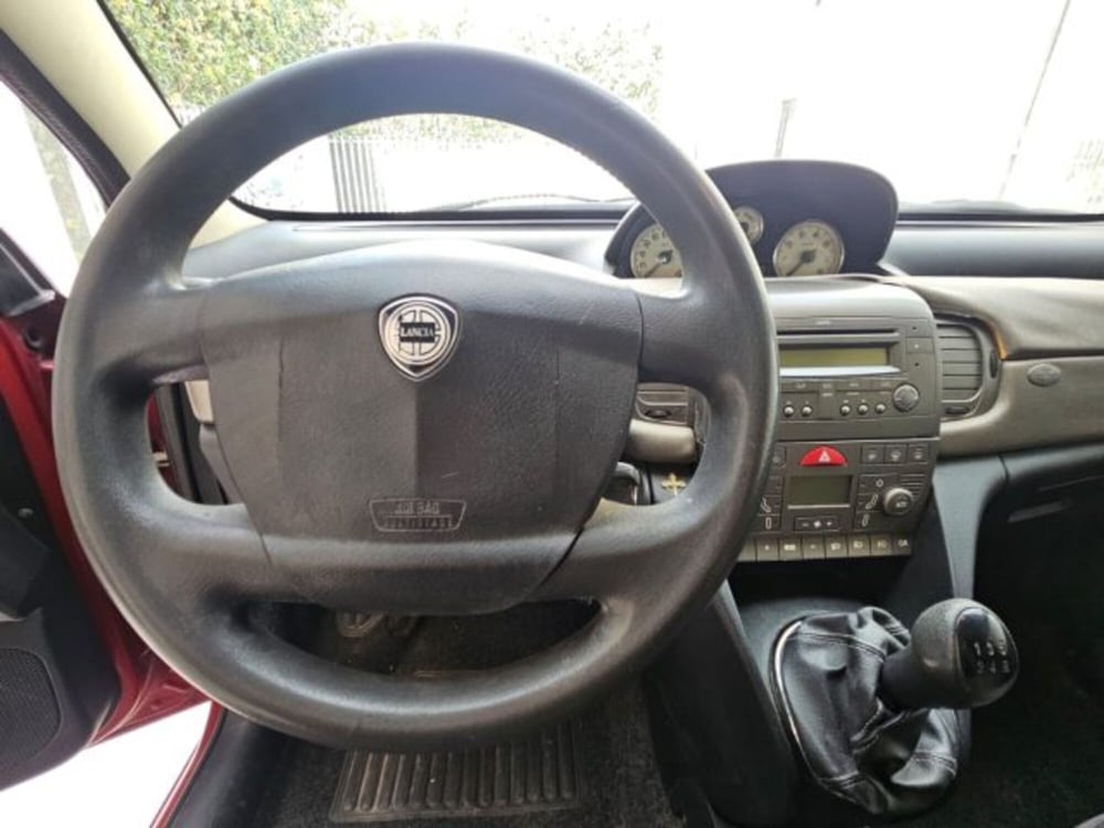 Lancia Ypsilon usata a Napoli (8)
