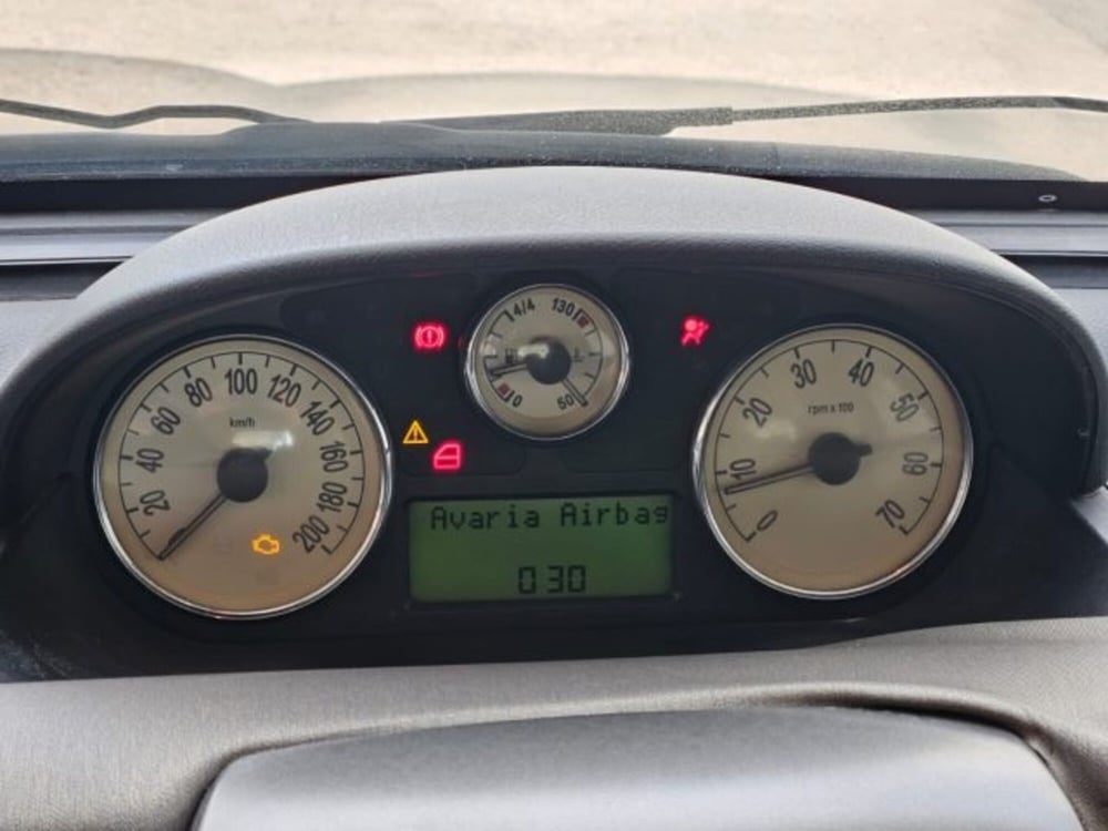 Lancia Ypsilon usata a Napoli (9)