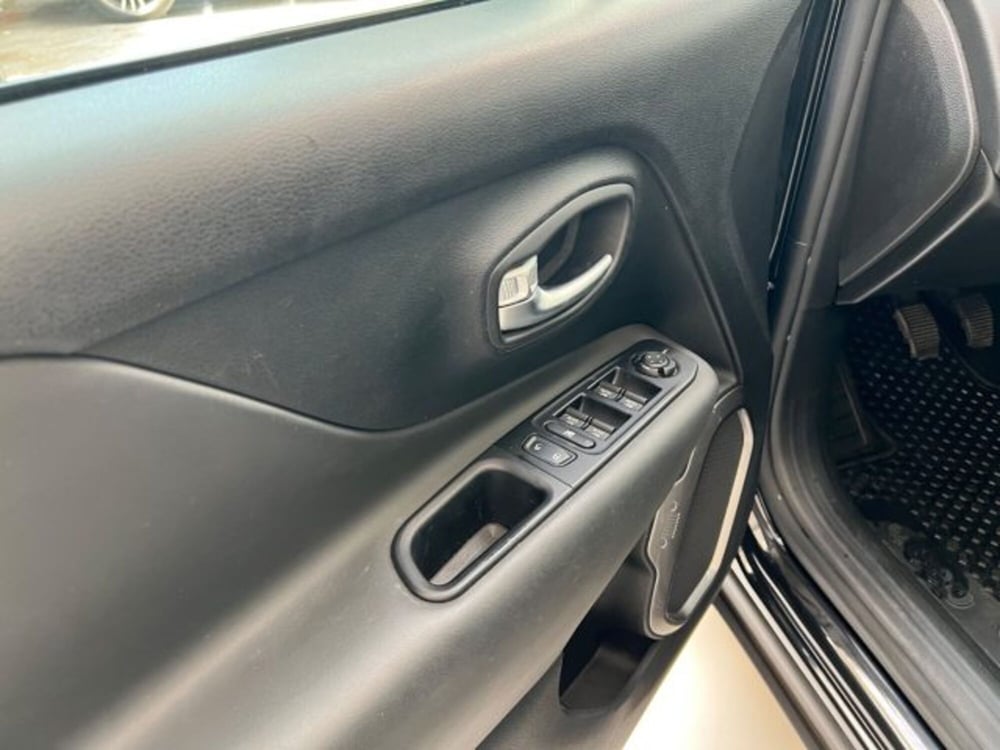 Jeep Renegade usata a Napoli (10)