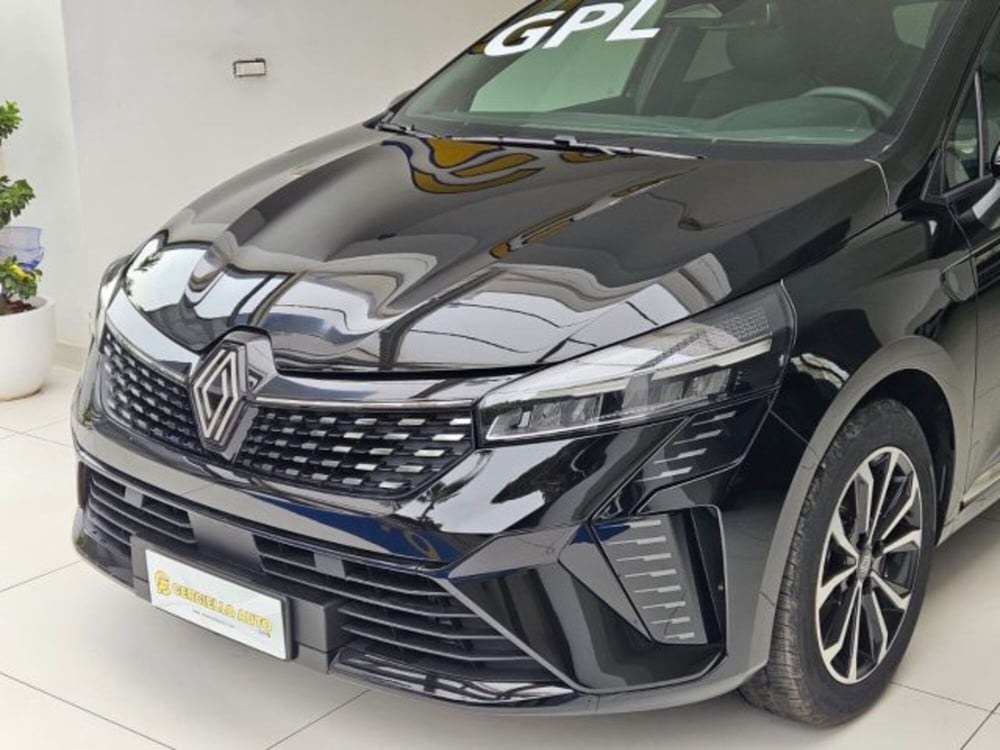 Renault Clio nuova a Napoli (2)