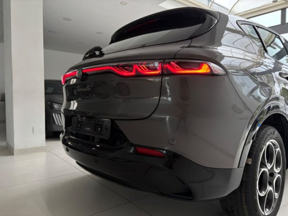 Alfa Romeo Tonale nuova a Napoli (12)
