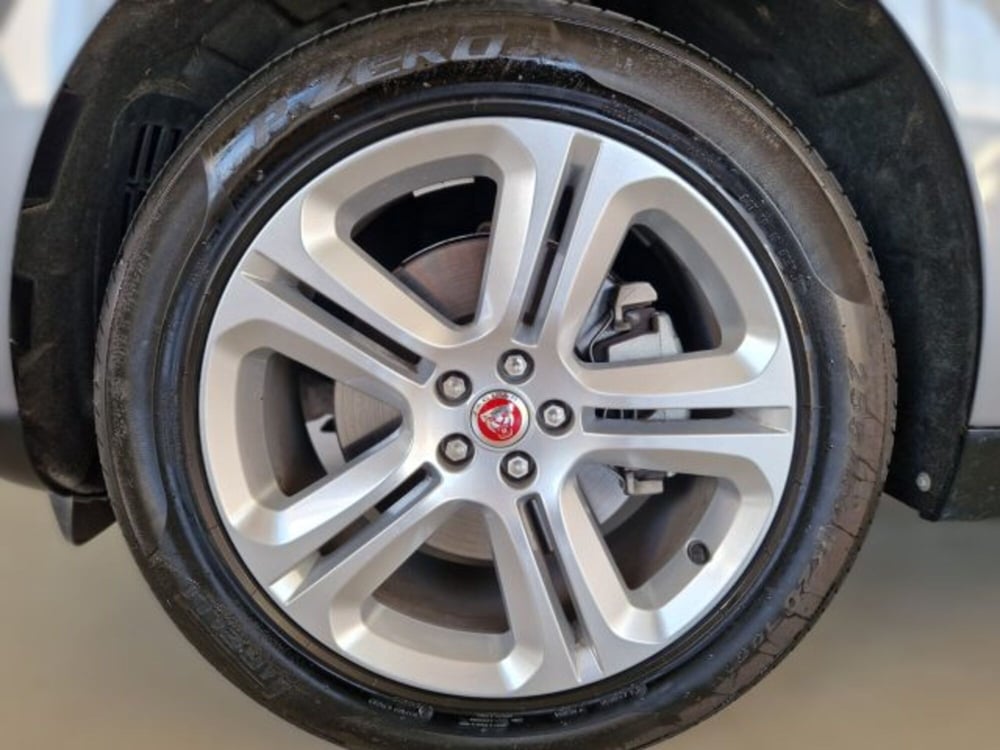 Jaguar F-Pace usata a Modena (9)