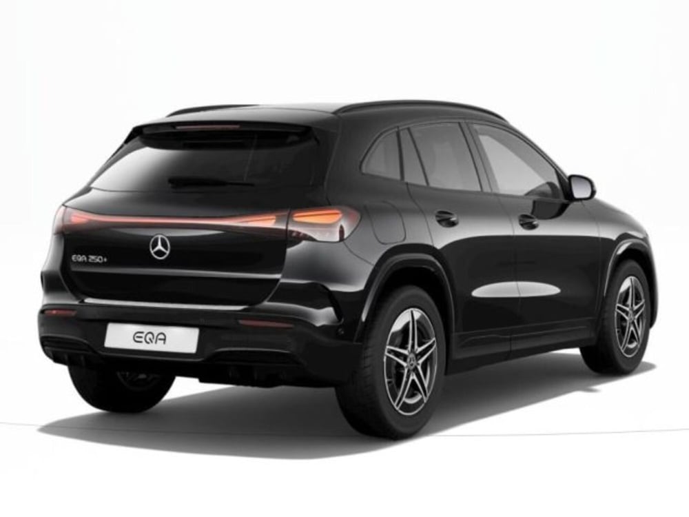 Mercedes-Benz EQA nuova a Verona (2)