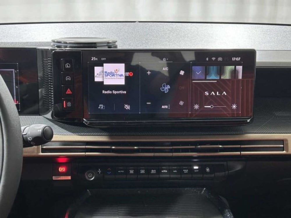 Lancia Ypsilon nuova a Sondrio (14)