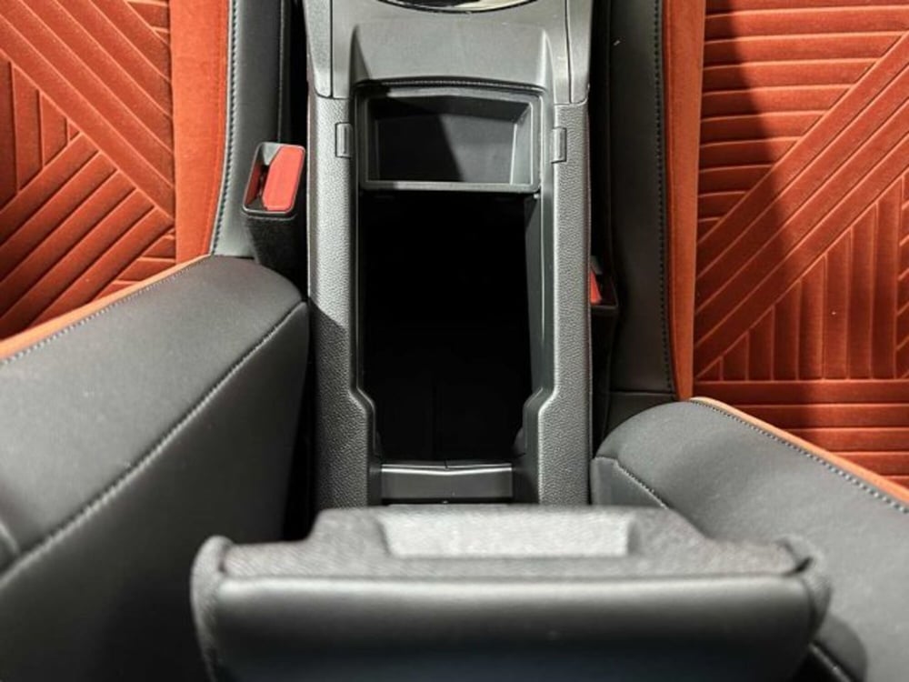 Lancia Ypsilon nuova a Sondrio (17)