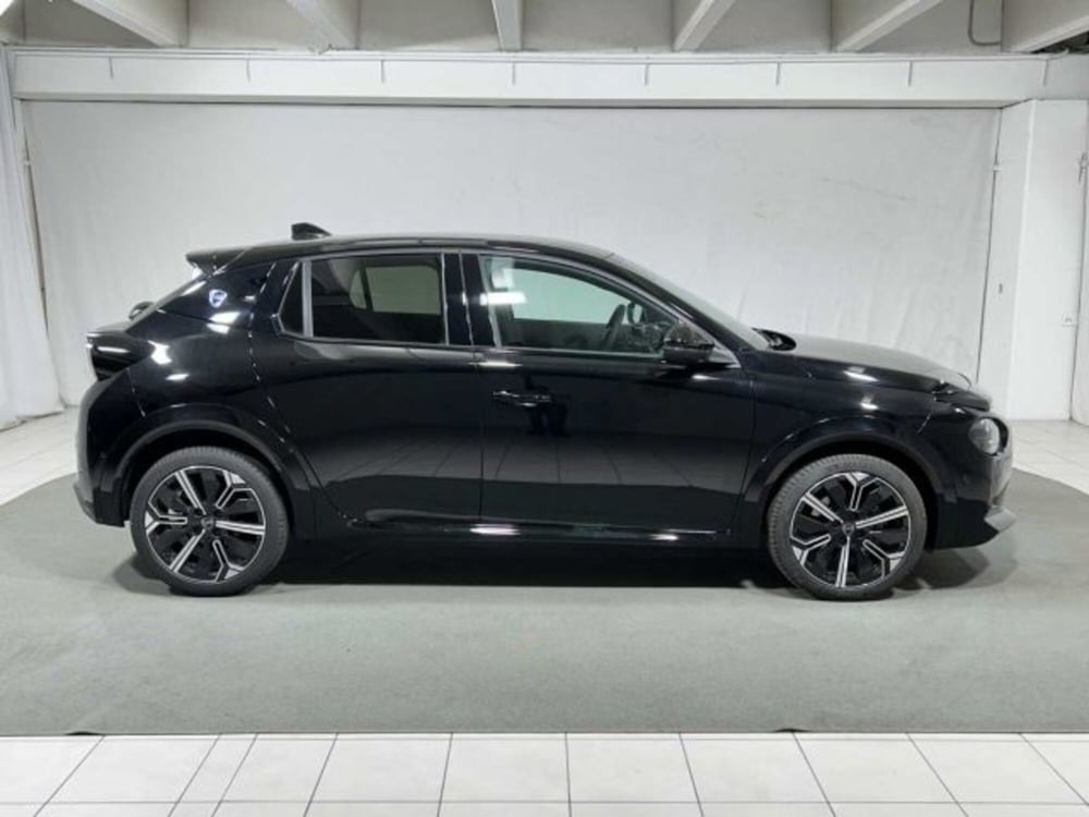 Lancia Ypsilon nuova a Sondrio (6)