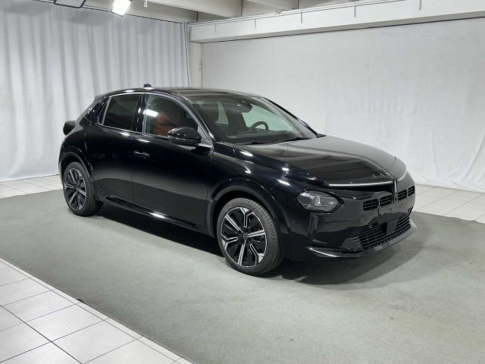 Lancia Ypsilon nuova a Sondrio (7)