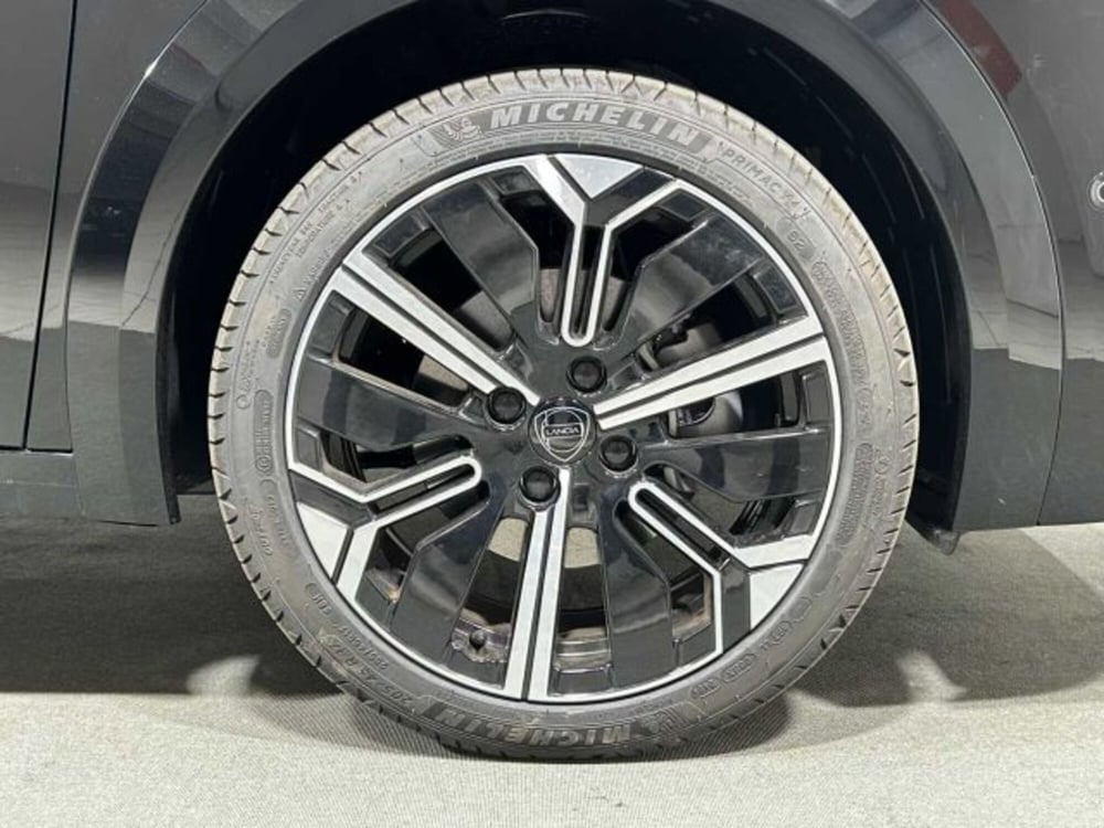 Lancia Ypsilon nuova a Sondrio (9)
