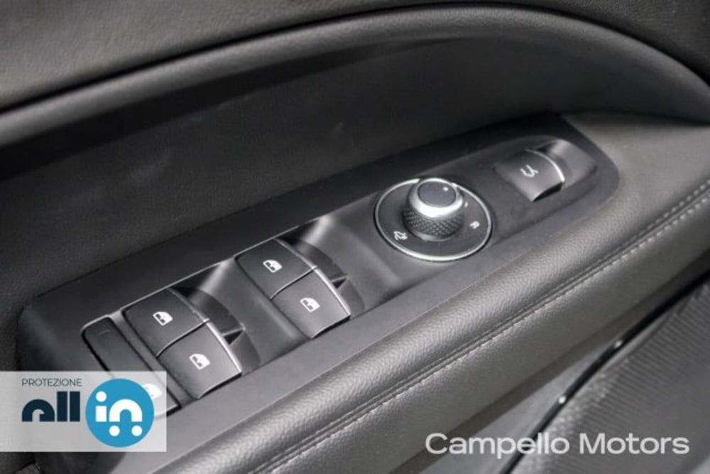 Alfa Romeo Stelvio usata a Venezia (17)