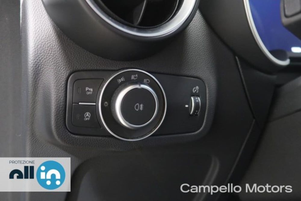 Alfa Romeo Stelvio usata a Venezia (18)