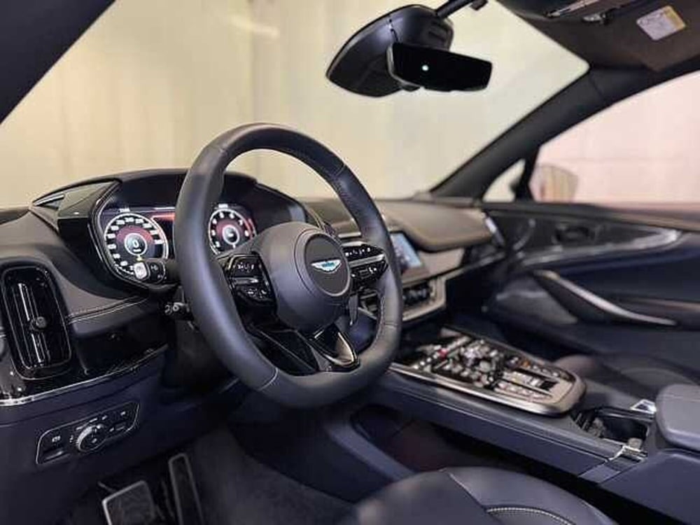 Aston Martin DBX707 usata a Genova (11)