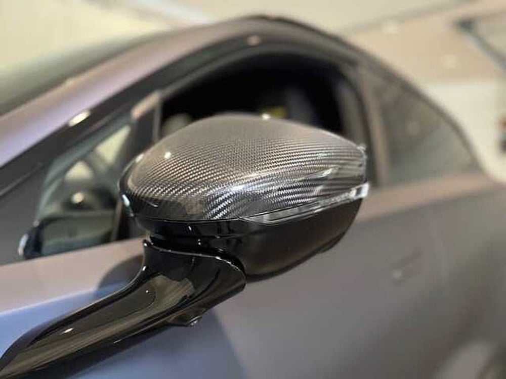 Aston Martin DBX707 usata a Genova (6)