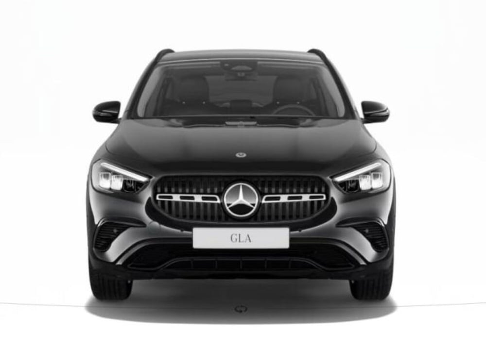 Mercedes-Benz GLA SUV nuova a Verona (3)