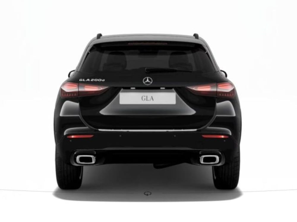 Mercedes-Benz GLA SUV nuova a Verona (4)