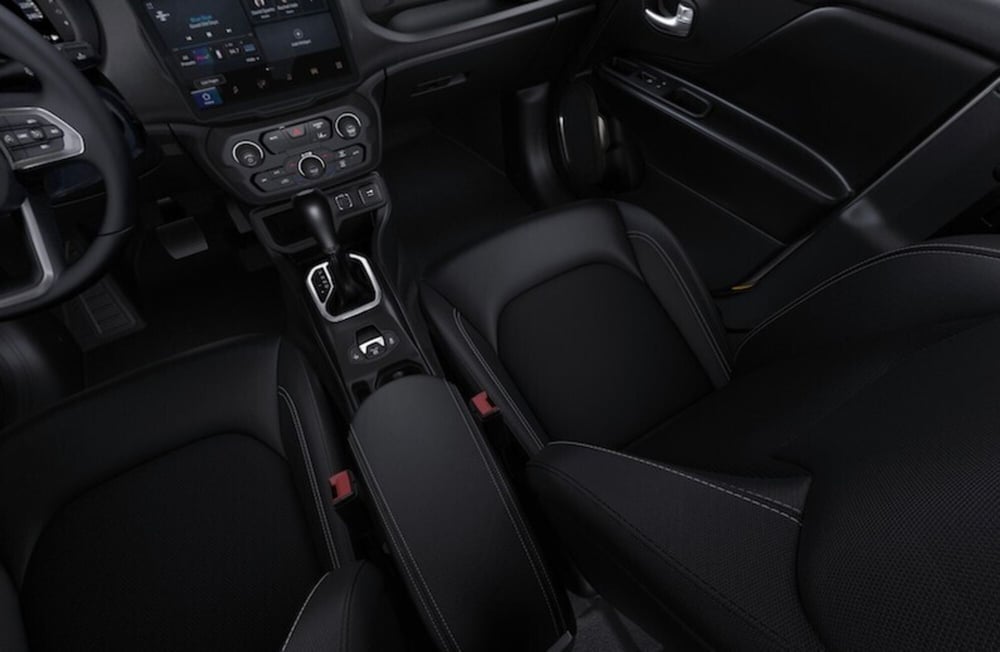 Jeep Renegade nuova a Bari (11)