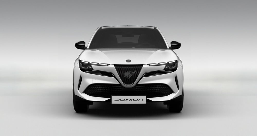 Alfa Romeo Junior nuova a Bari (2)