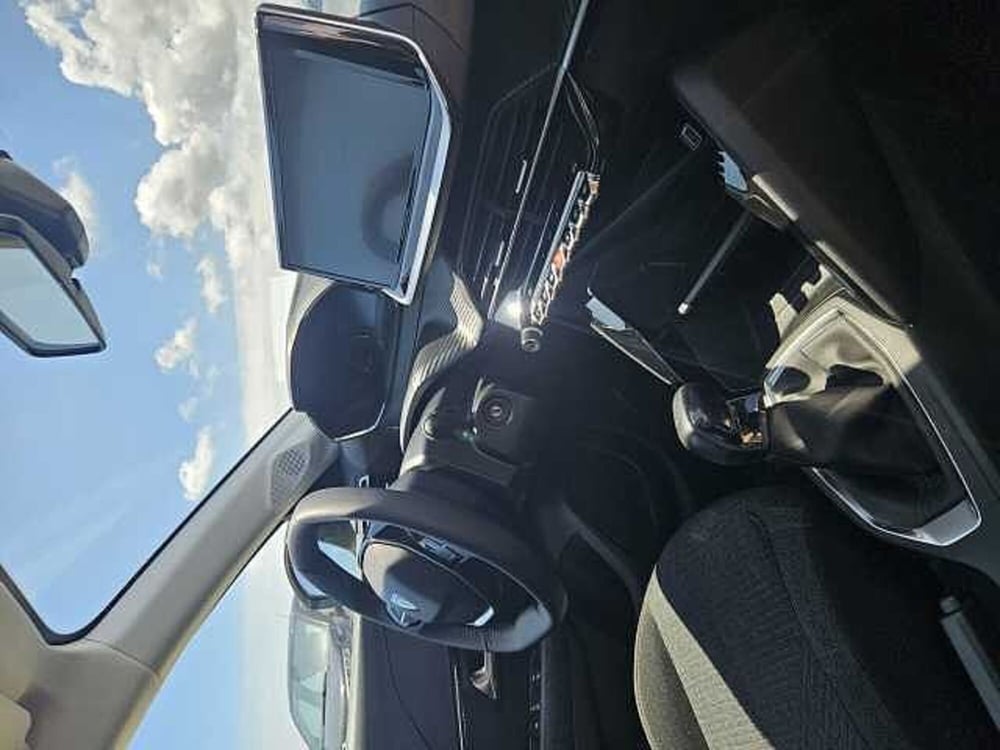 Peugeot 208 nuova a Catania (16)