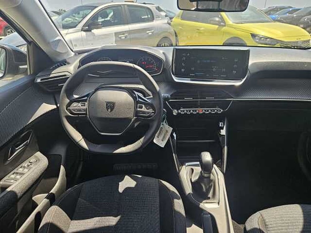 Peugeot 208 nuova a Catania (8)