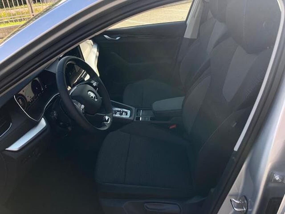 Skoda Octavia Station Wagon nuova a Novara (6)