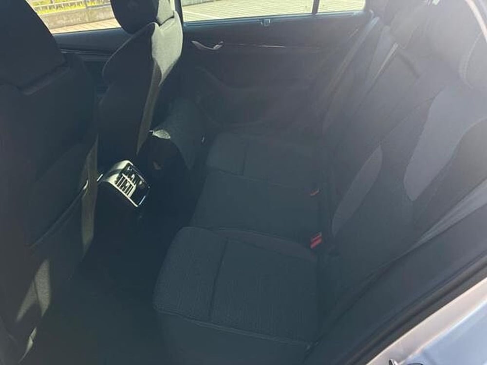 Skoda Octavia Station Wagon nuova a Novara (7)