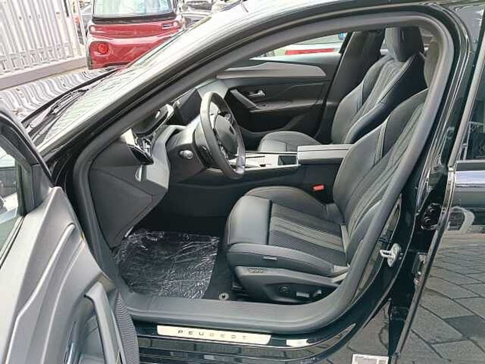 Peugeot 308 SW nuova a Milano (14)