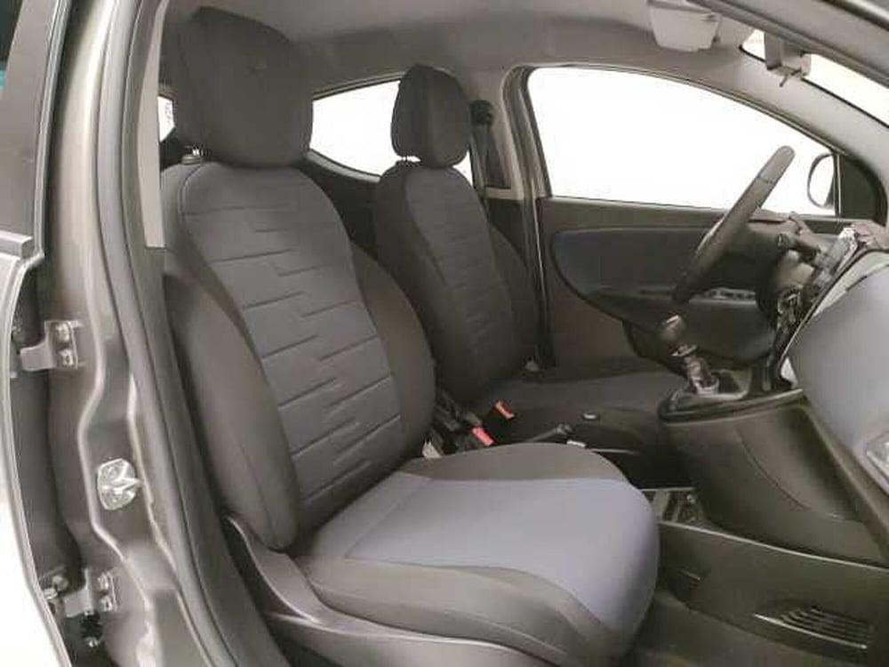Lancia Ypsilon usata a Teramo (15)