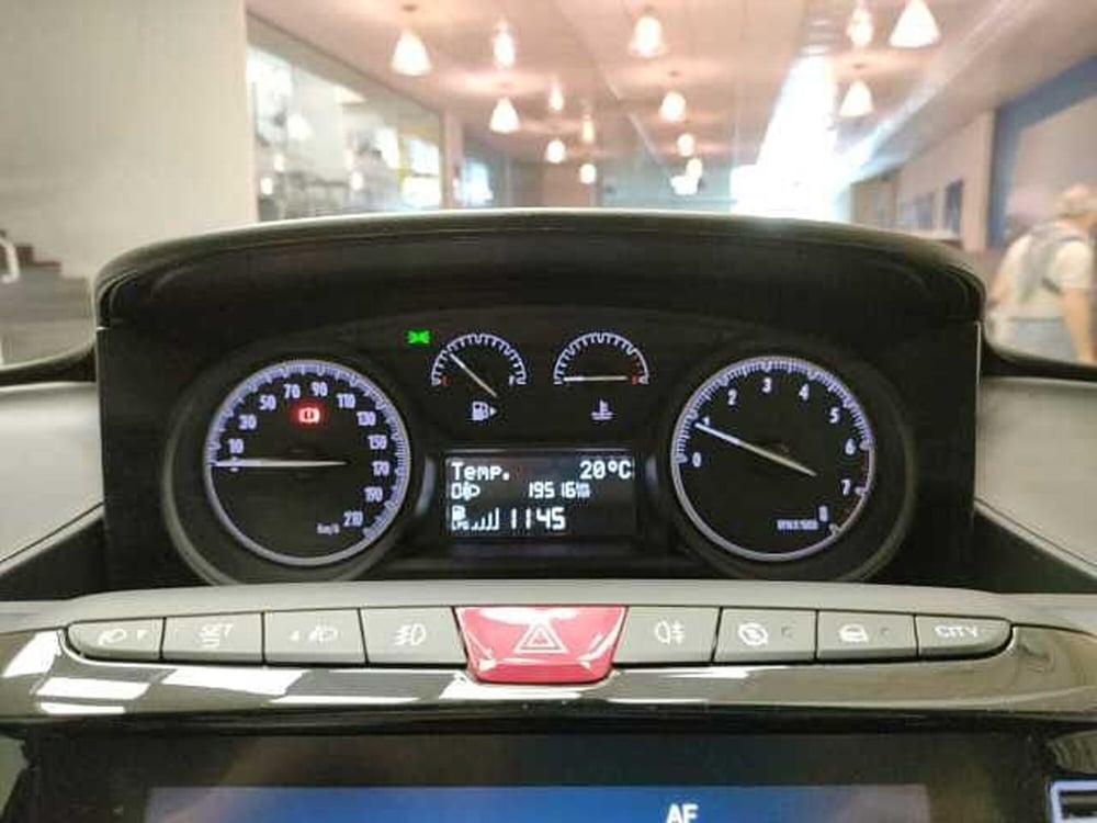 Lancia Ypsilon usata a Teramo (18)