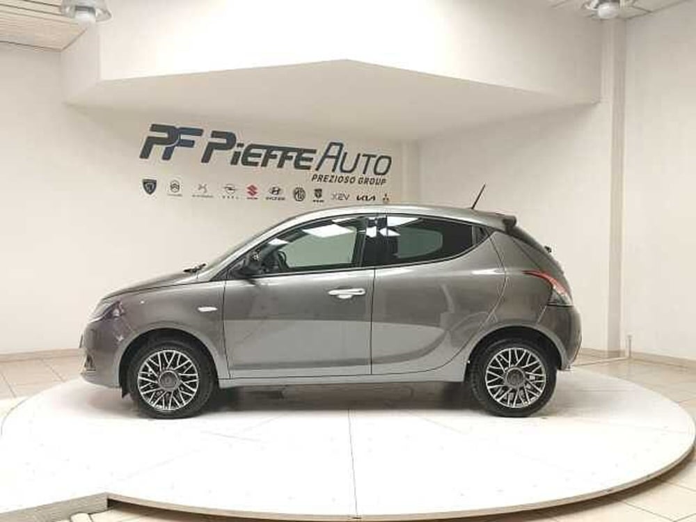 Lancia Ypsilon usata a Teramo (2)