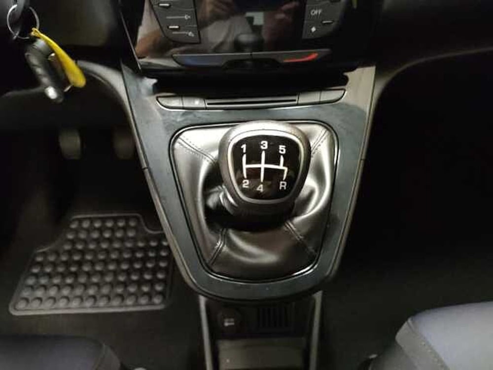 Lancia Ypsilon usata a Teramo (20)
