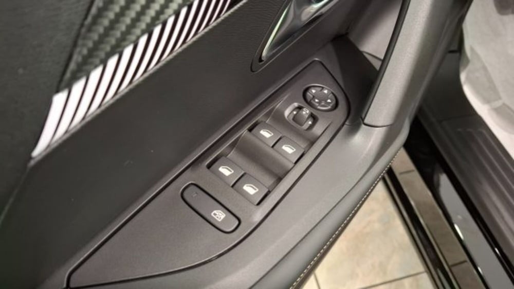 Peugeot 2008 nuova a Brescia (8)