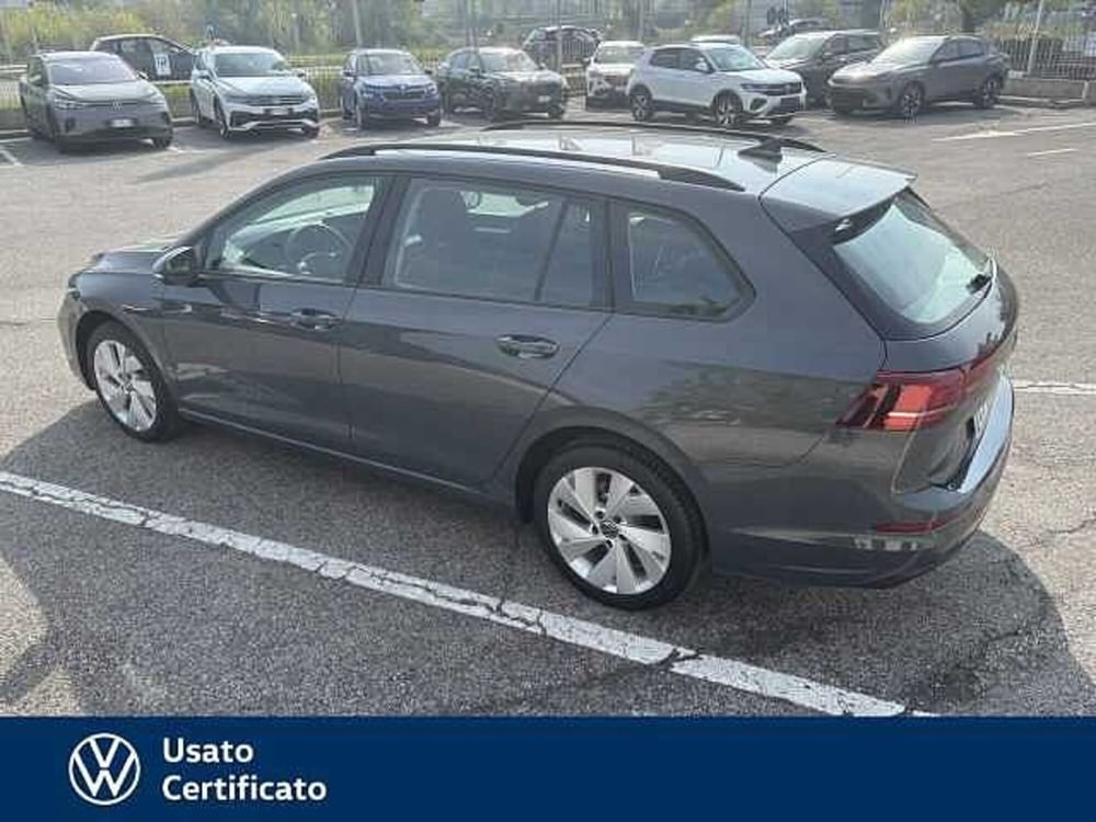 Volkswagen Golf Variant nuova a Vicenza (2)