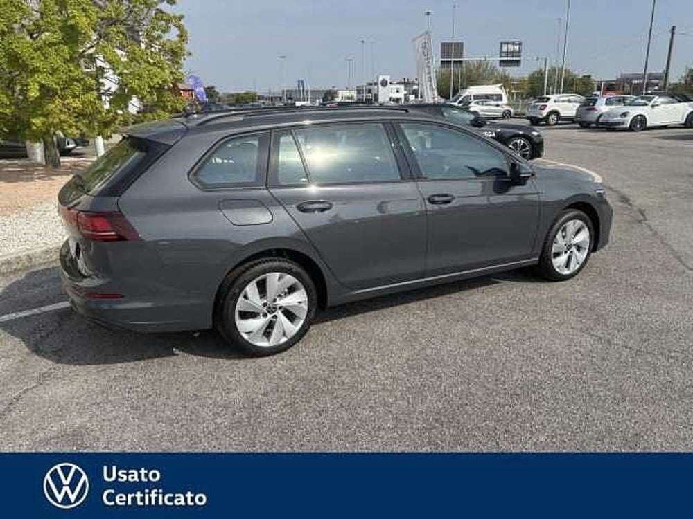 Volkswagen Golf Variant nuova a Vicenza (3)