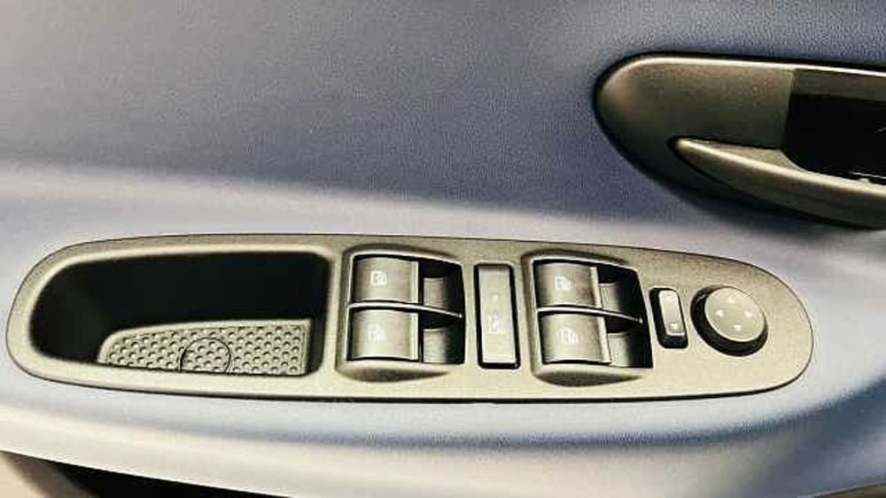 Lancia Ypsilon usata a Milano (7)