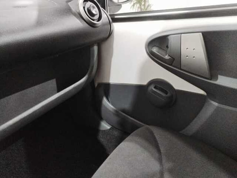 Toyota Aygo usata a Lecce (12)