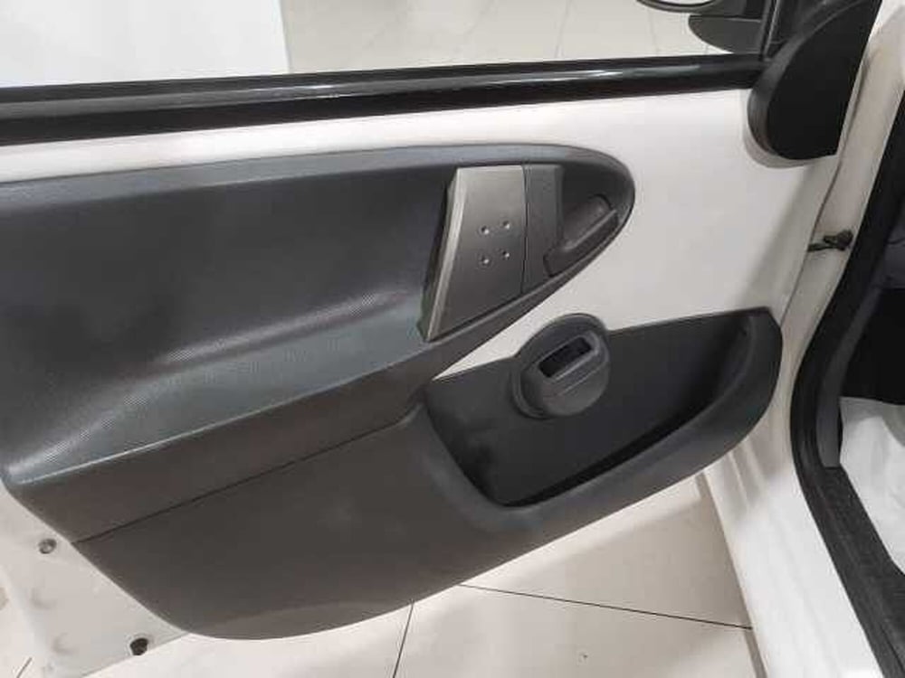 Toyota Aygo usata a Lecce (5)