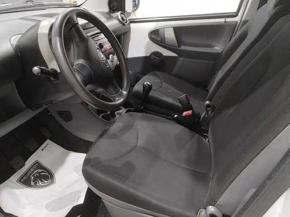 Toyota Aygo usata a Lecce (6)