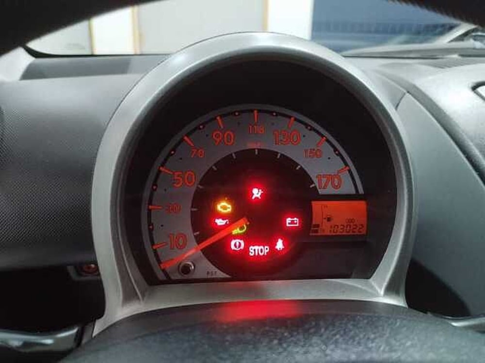 Toyota Aygo usata a Lecce (7)