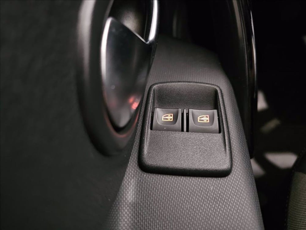 Dacia Sandero usata a Palermo (18)