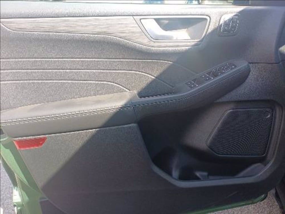 Ford Kuga nuova a Milano (19)