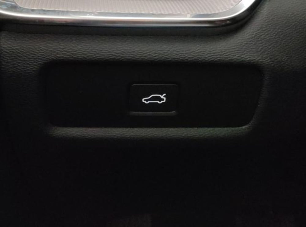 Volvo V60 nuova a Modena (13)