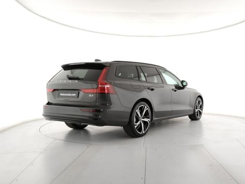 Volvo V60 nuova a Modena (5)