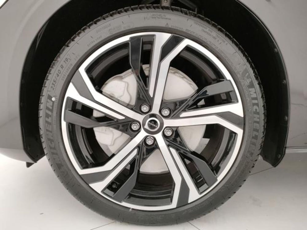Volvo V60 nuova a Modena (8)