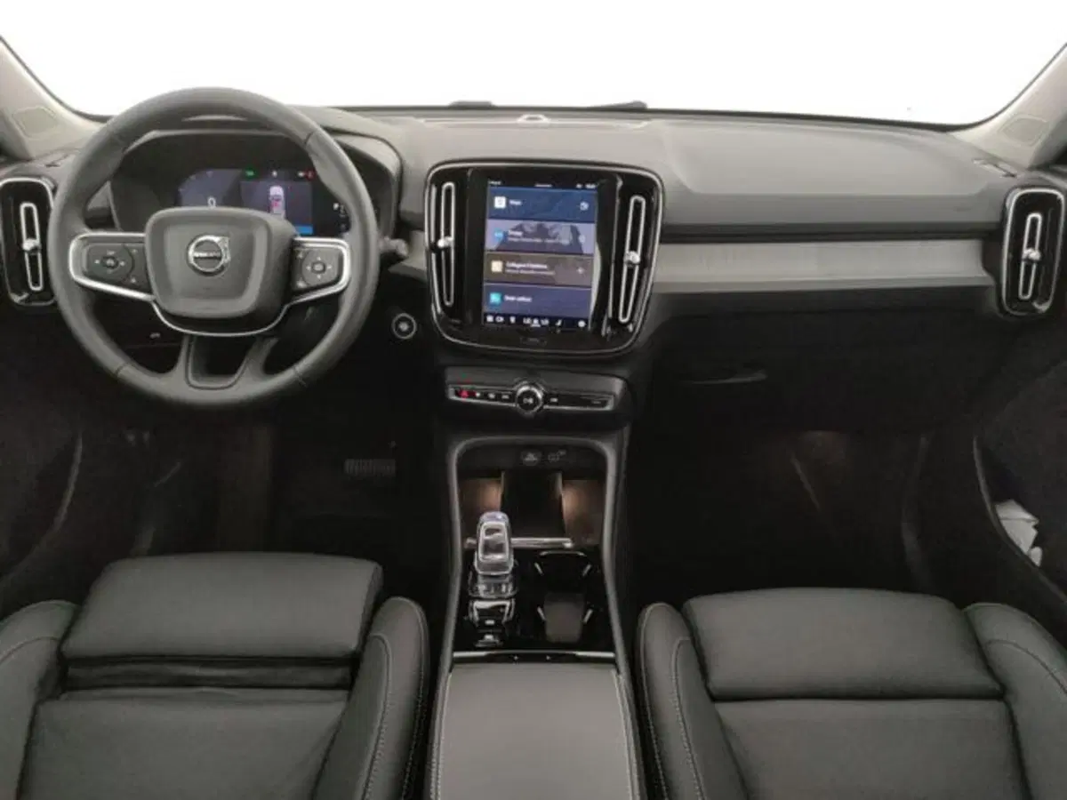 Volvo XC40 nuova a Modena (16)