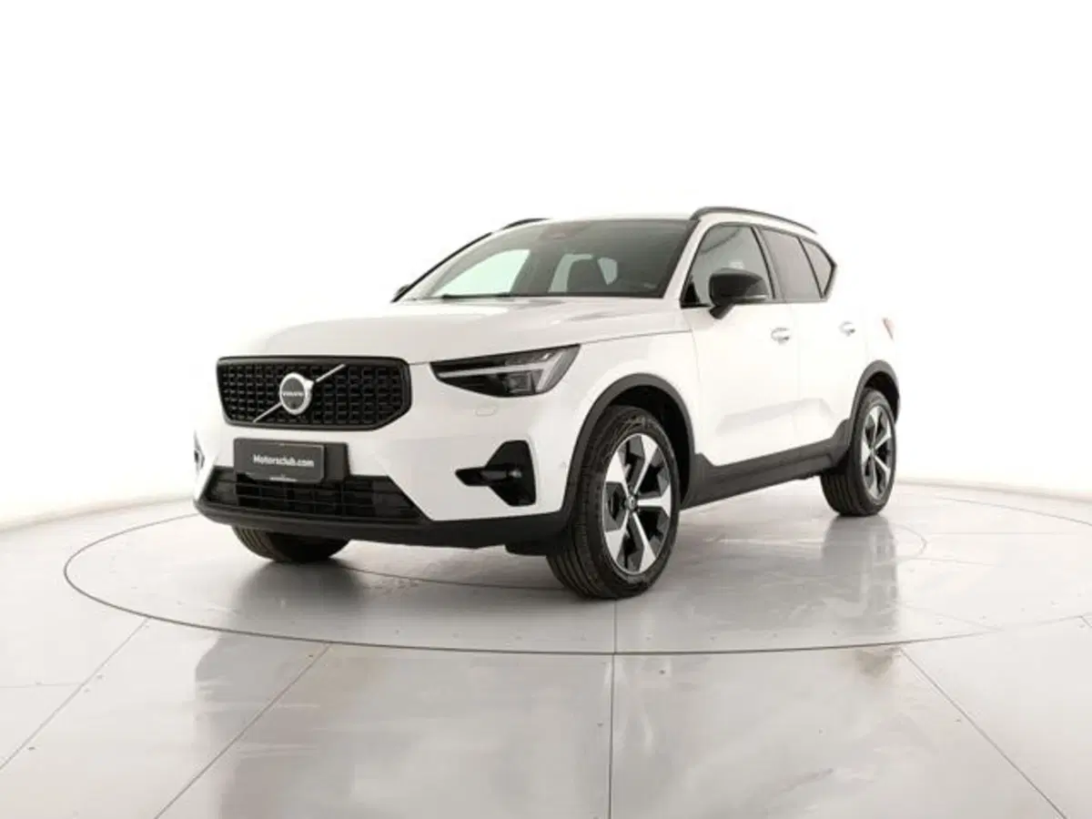 Volvo XC40 nuova a Modena (2)