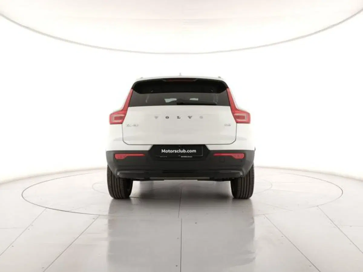 Volvo XC40 nuova a Modena (4)