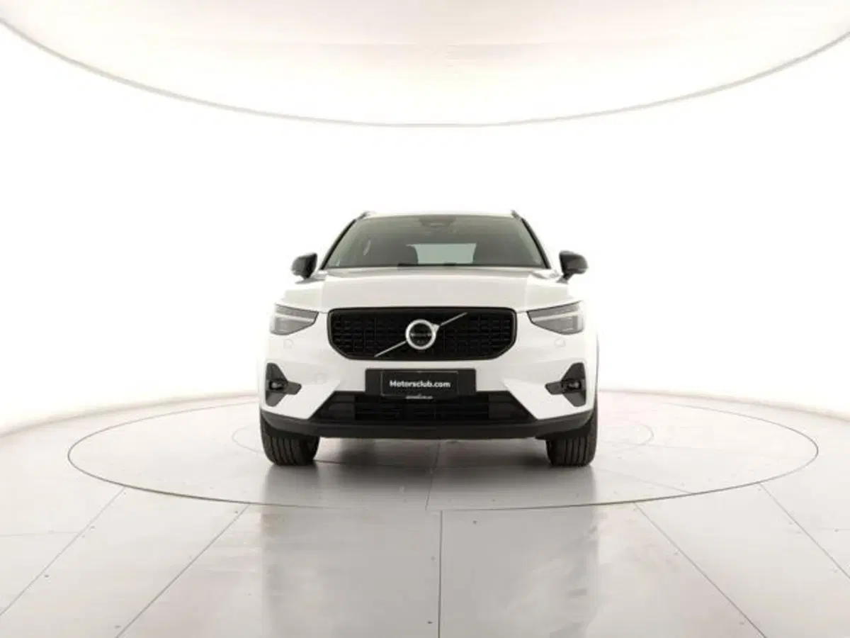 Volvo XC40 nuova a Modena (7)
