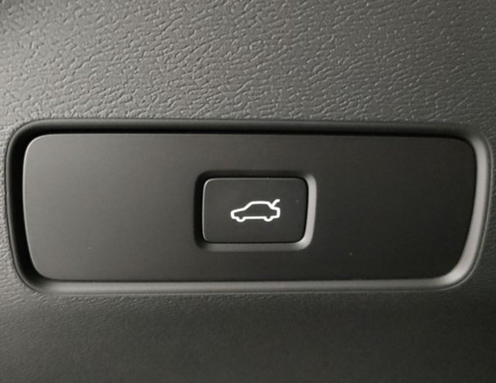 Volvo XC40 nuova a Modena (13)